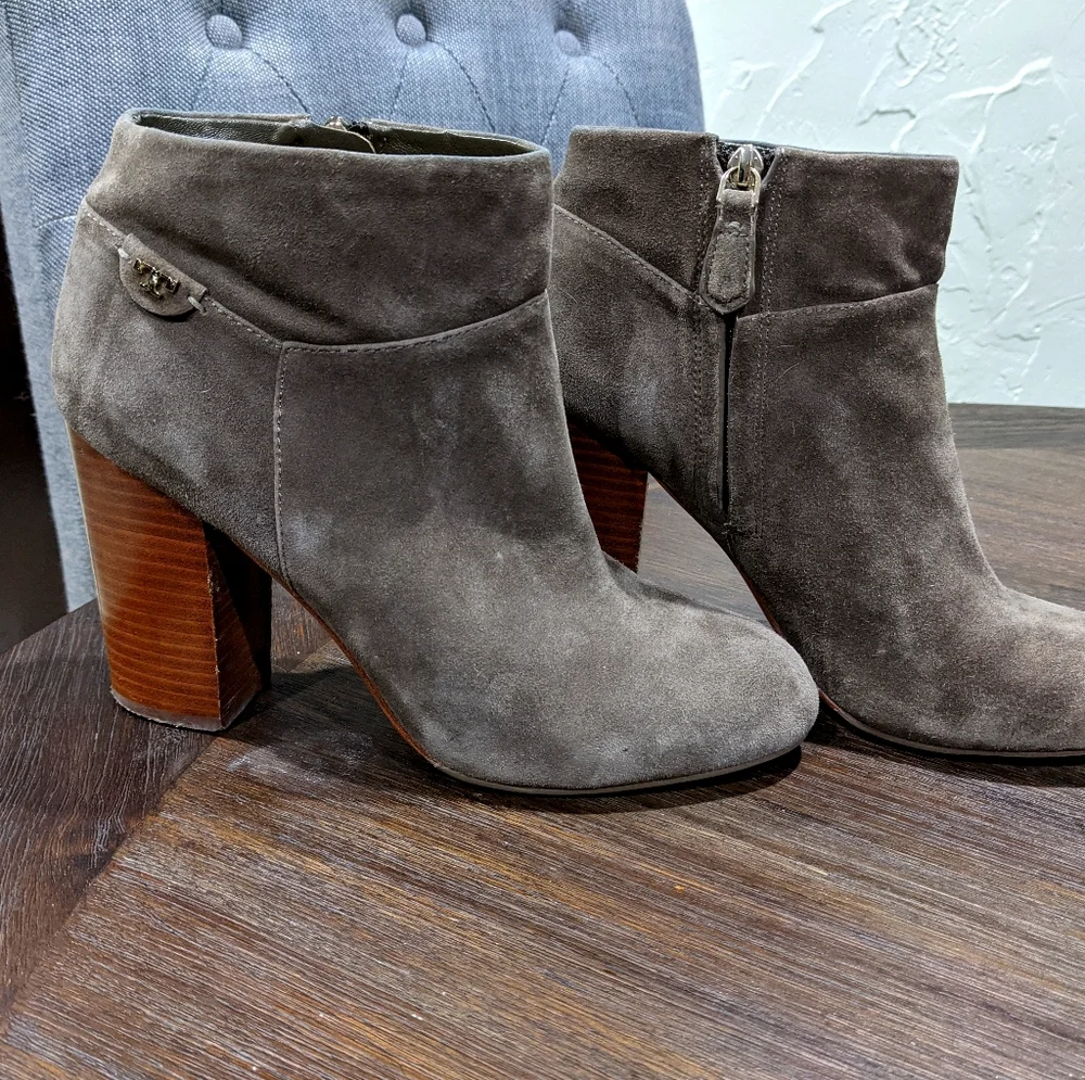 Tory Burch Fulton Gray Suede Ankle Bootie Block wood heel round toe boots rubber
